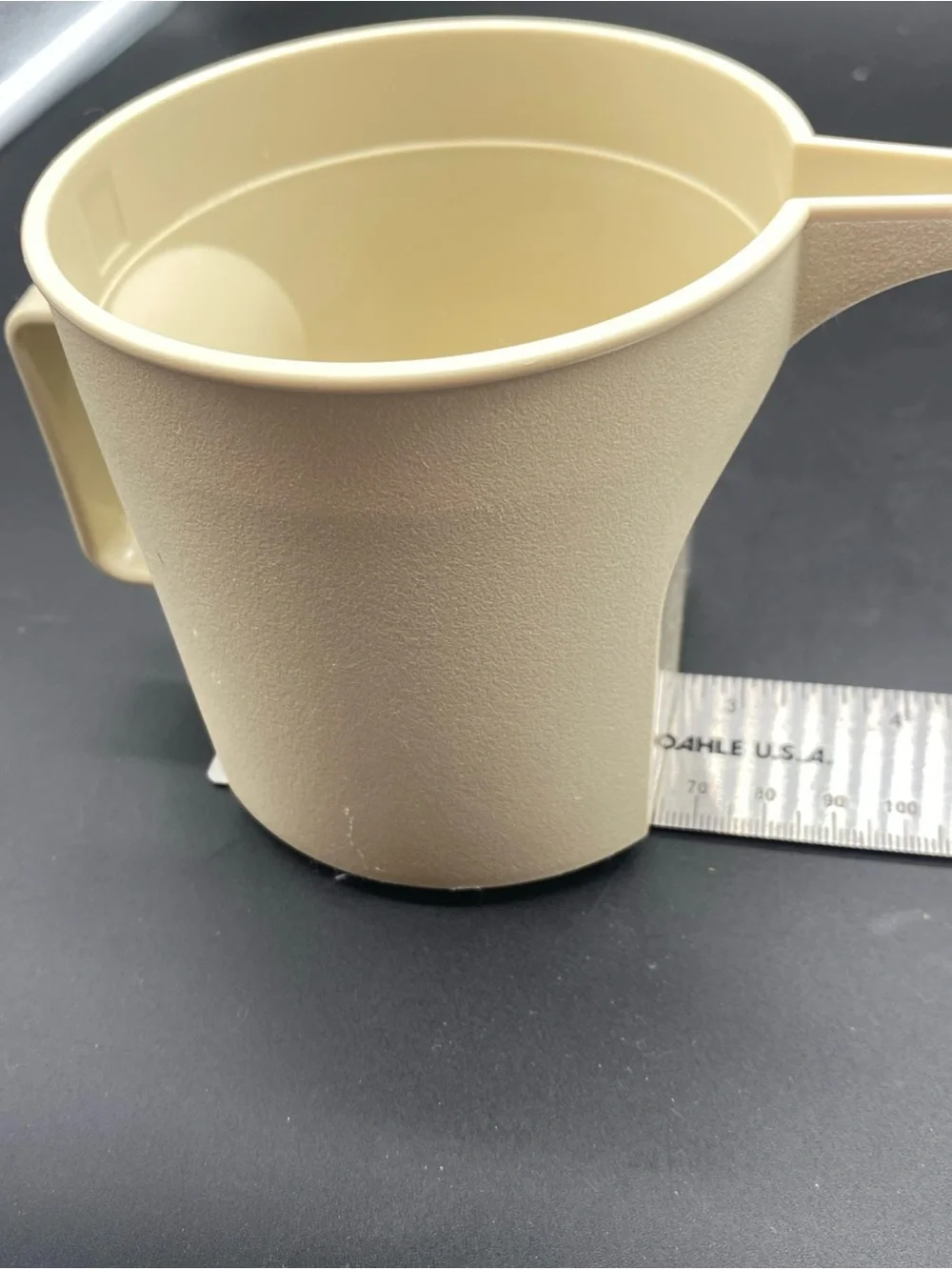 Tupperware Creamer 1414-4 Almond